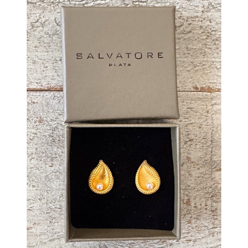 Salvatore Plata Gold Teardrop Stud Earrings w/ White Round Pearl